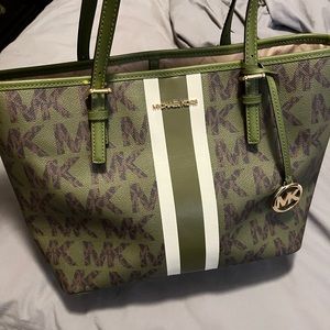 Michael Kors Jet set travel Evergreen